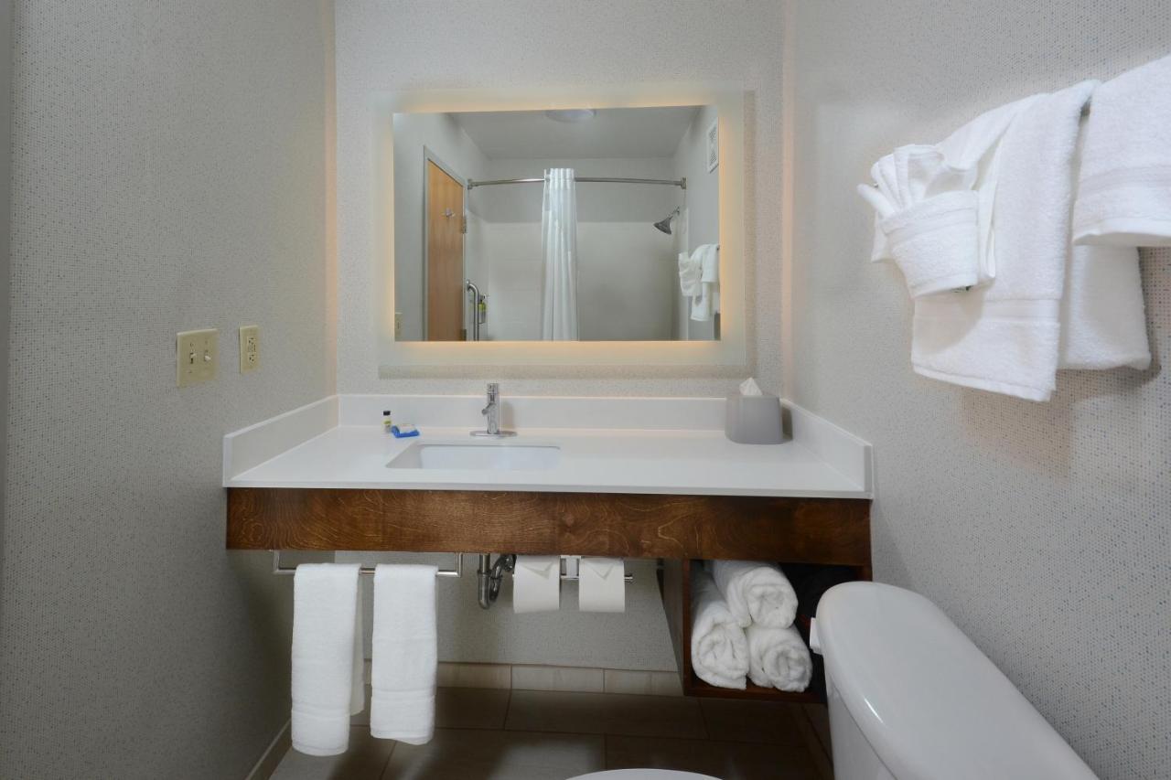 Holiday Inn Express Danville By Ihg Εξωτερικό φωτογραφία