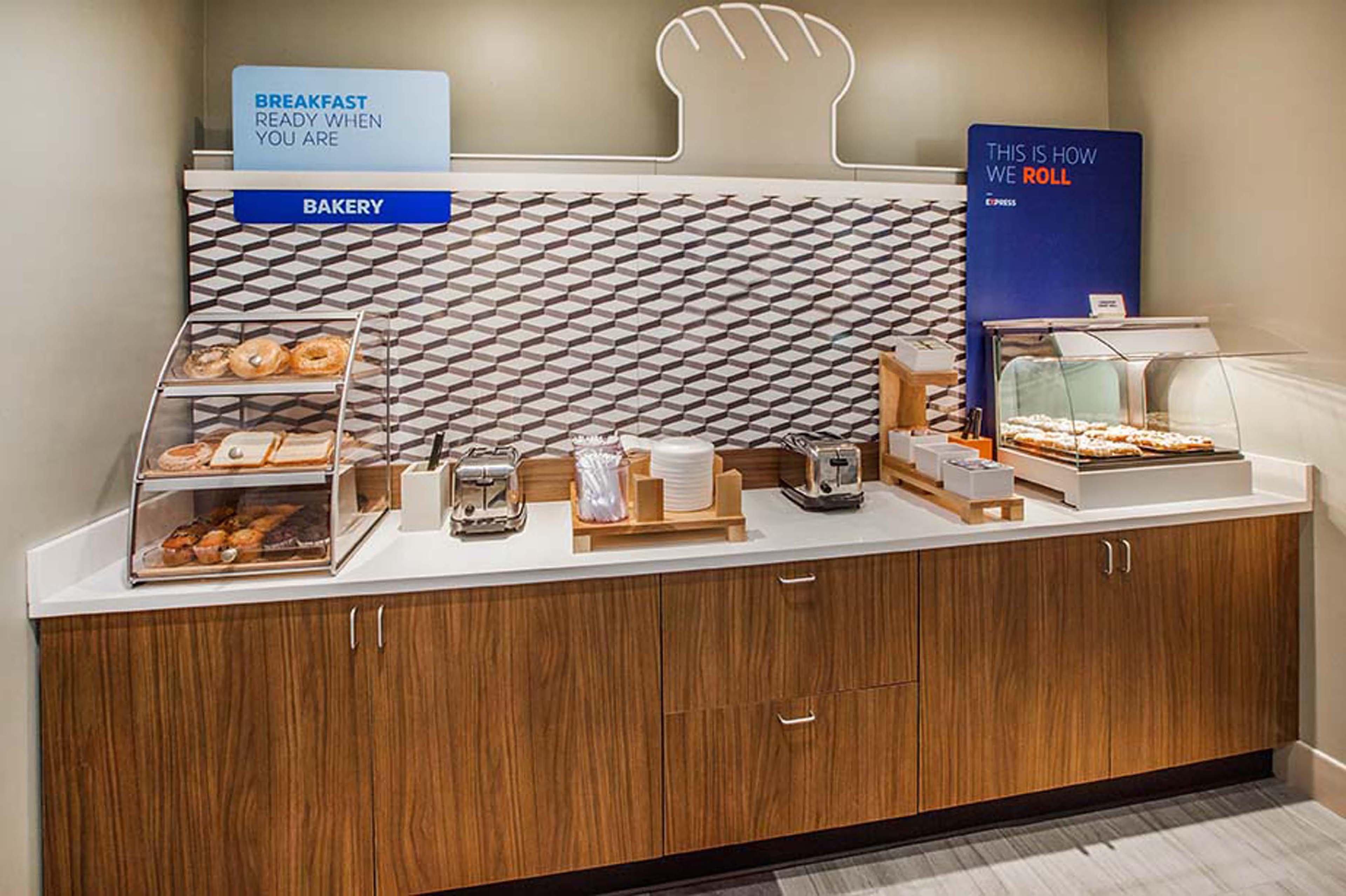 Holiday Inn Express Danville By Ihg Εξωτερικό φωτογραφία
