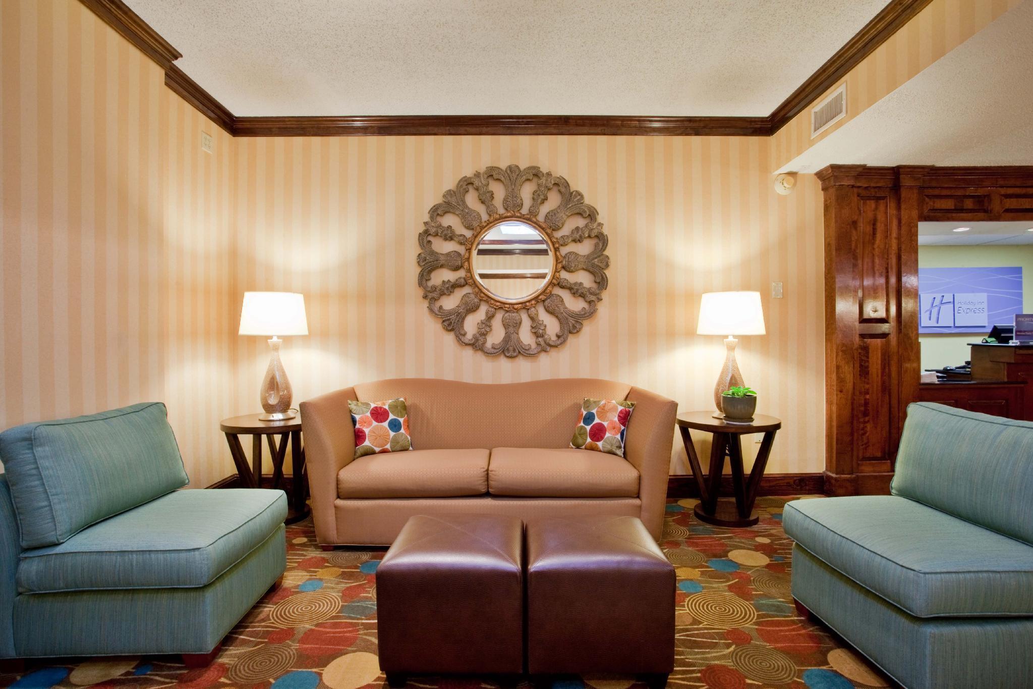 Holiday Inn Express Danville By Ihg Εξωτερικό φωτογραφία