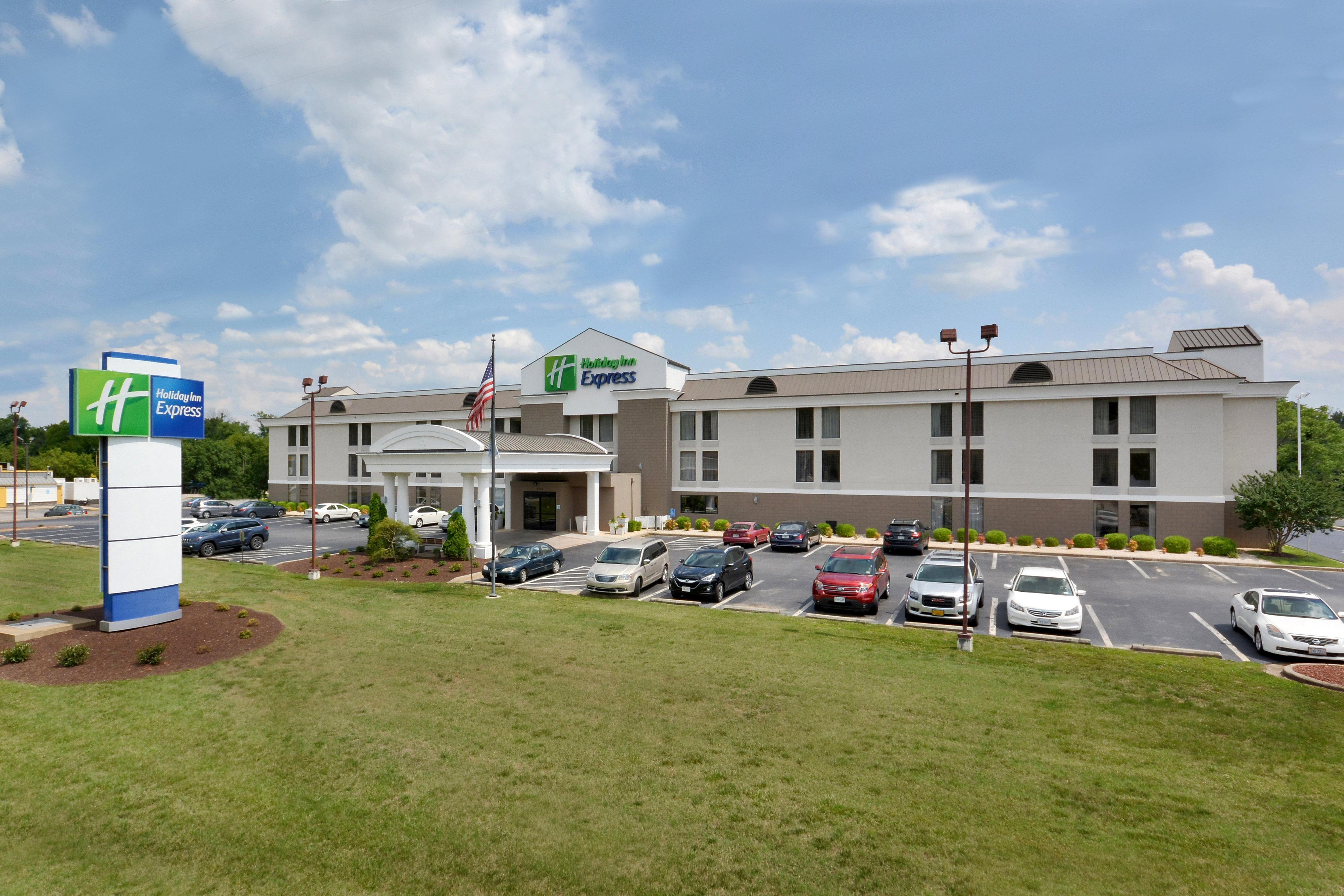 Holiday Inn Express Danville By Ihg Εξωτερικό φωτογραφία