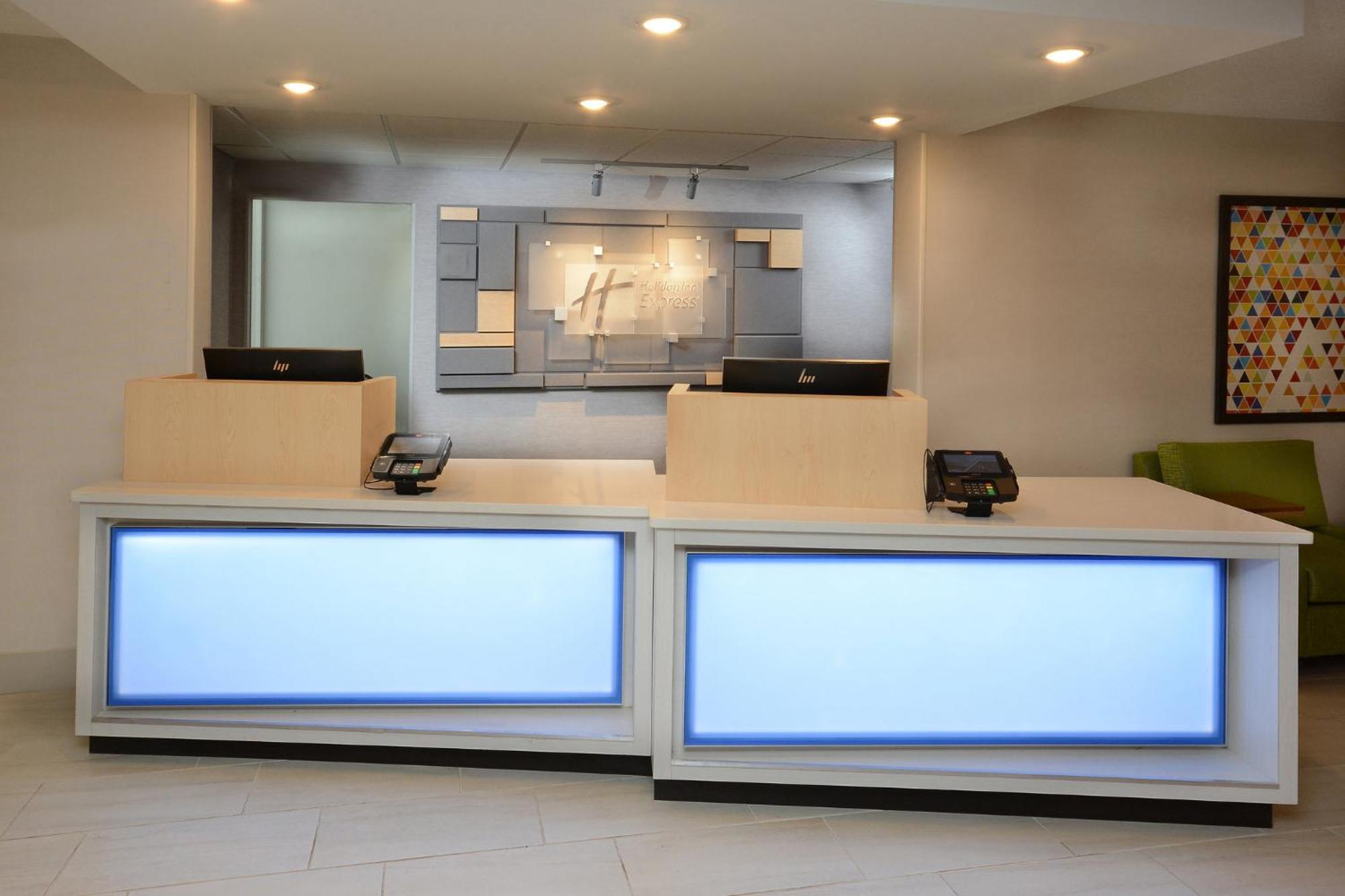 Holiday Inn Express Danville By Ihg Εξωτερικό φωτογραφία