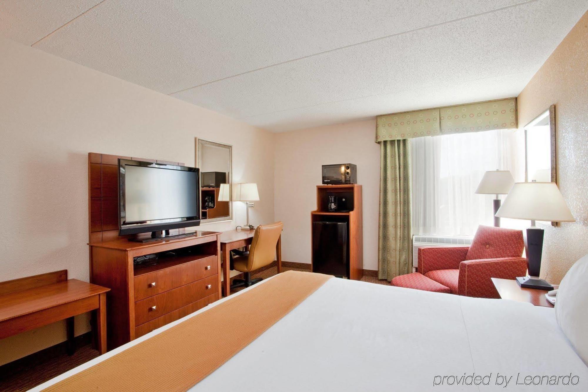 Holiday Inn Express Danville By Ihg Εξωτερικό φωτογραφία